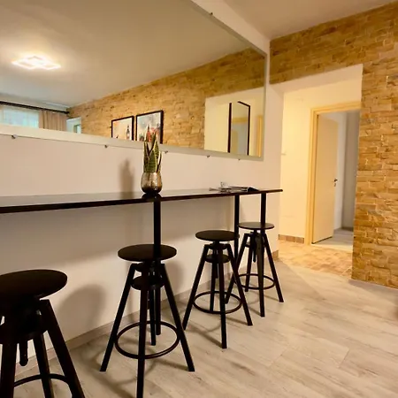The Easy - Spacious 2br * Bukarest