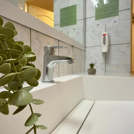 The Easy - Spacious 2br בוקרשט