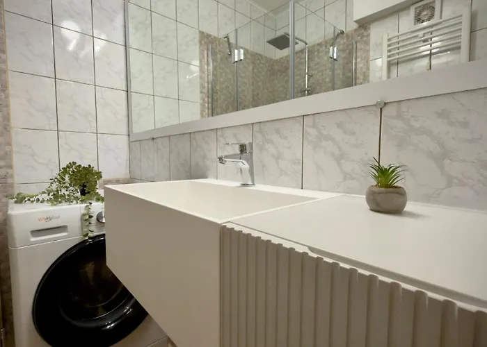 The Easy - Spacious 2br * Bukarest